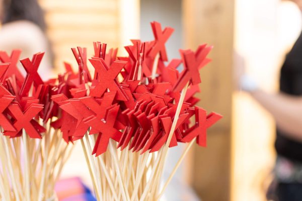 Tο σύμβολο "x" του λογότυπου TEDxUniversityofMacedonia